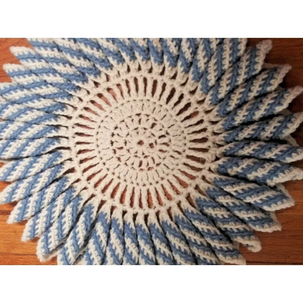 VTG Crochet Handmade Centerpiece Star Doily Doilies placemats 15.5